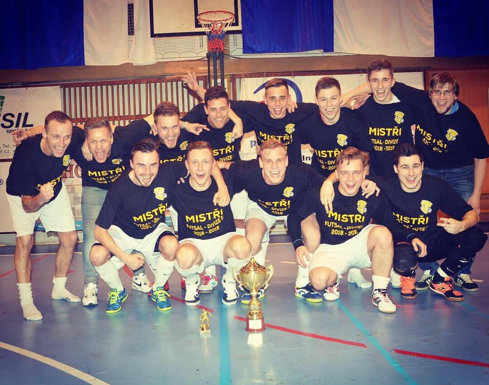 Tornádo Nový Jičín s valašskými futsalisty mistrem divize!