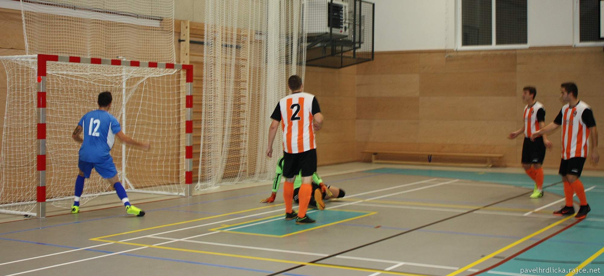 Amatér nedal ani gól a s favorizovanou FU Kopřivnice prohrává